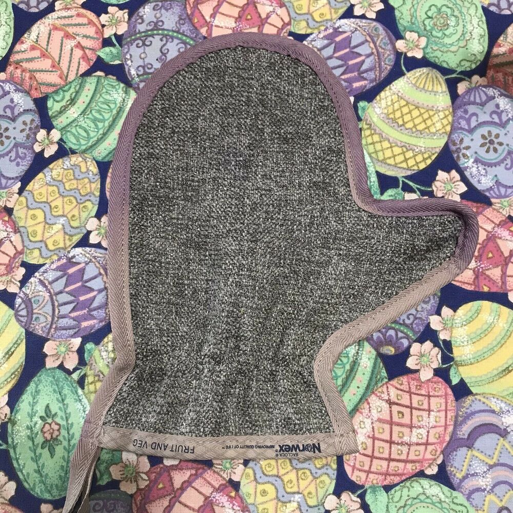 Norwex Fruit and Veg Scrub Mitt Gray BacLock Microfiber Produce Cleaner